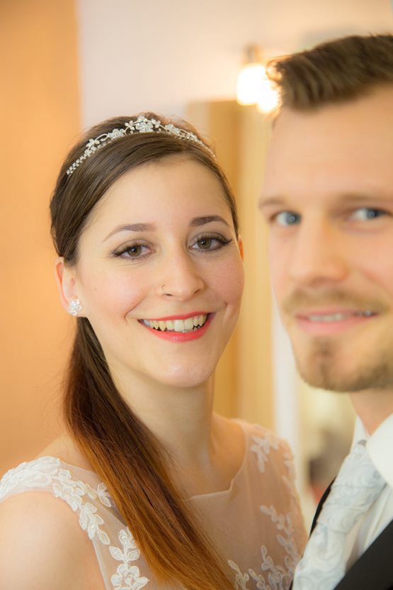 Natalie und Daniel in Hochzeitsmode